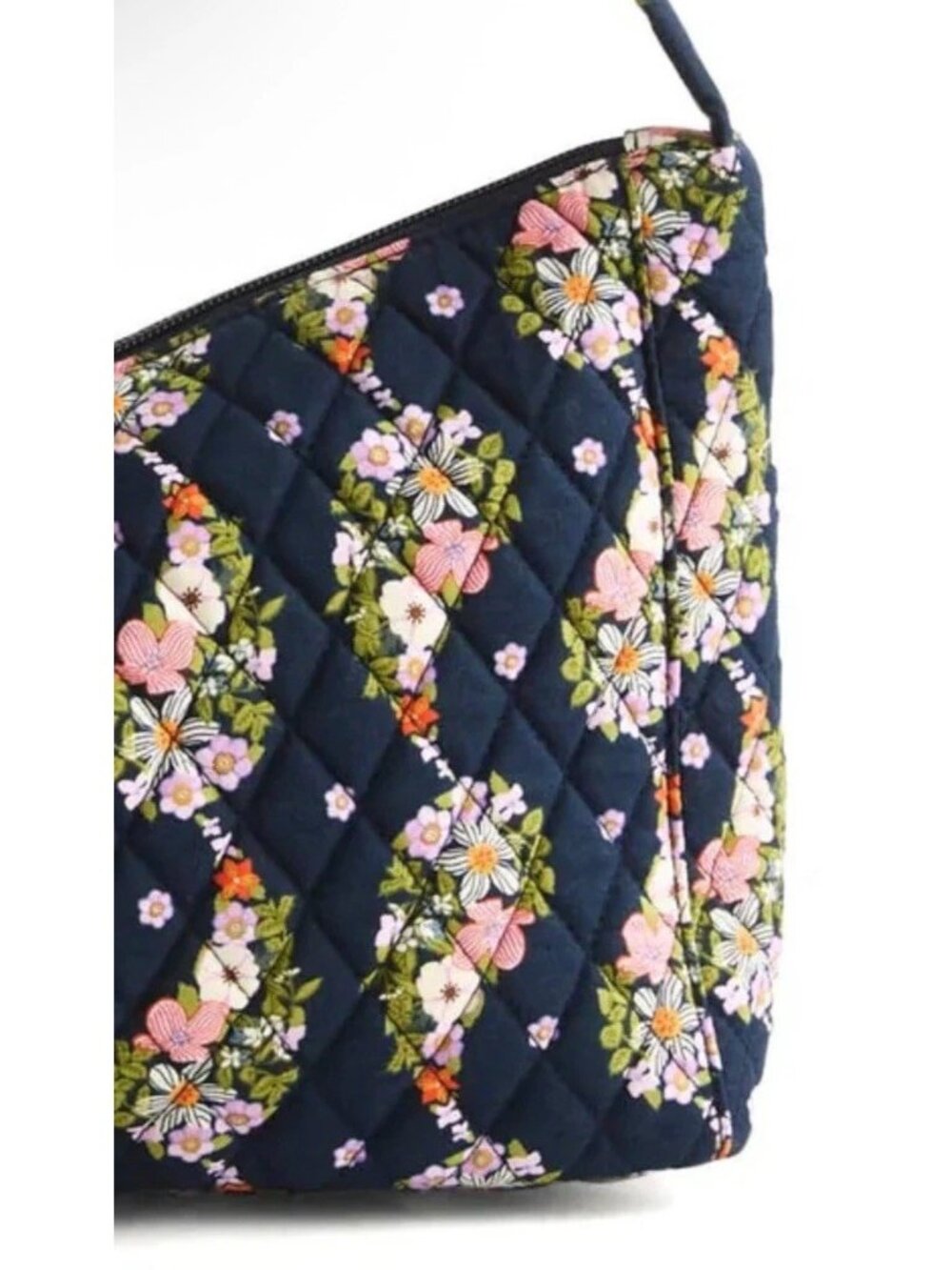 Vera Bradley Slouchy Shoulder Bag Paisley Rain Floral Navy Quilted Purse NWT - Picture 4 of 7